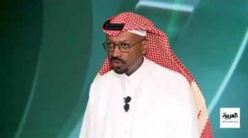 بشعار الانقلاب.. رد وليد معاذ على اتهامات إزالة صور النفيعي من النادي الأهلي